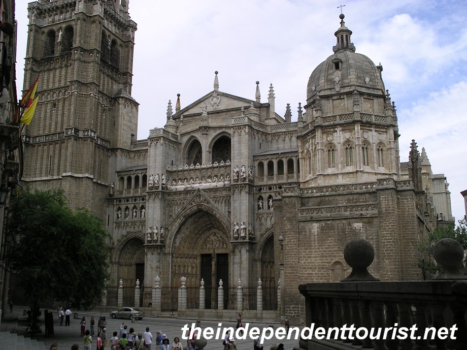 The main entrance to the Toledo Cathedral. The building is so huge, it's hard to get a good picture from the narrow streets of the old city.